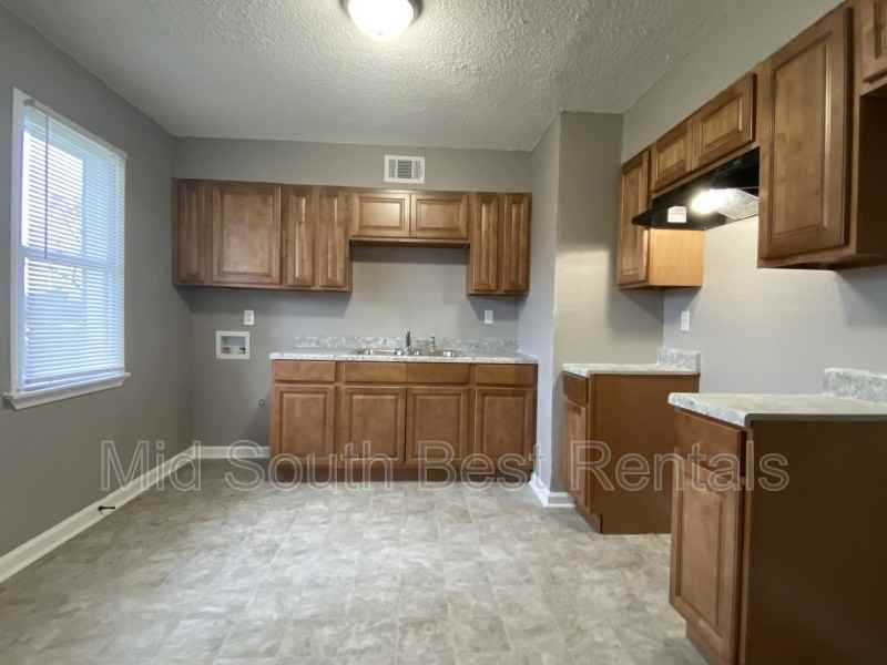471 Jenson Rd - Photo 3 of 8