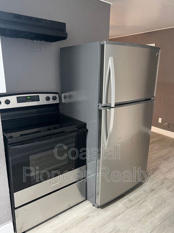 7026 Washington St - Photo 6 of 8