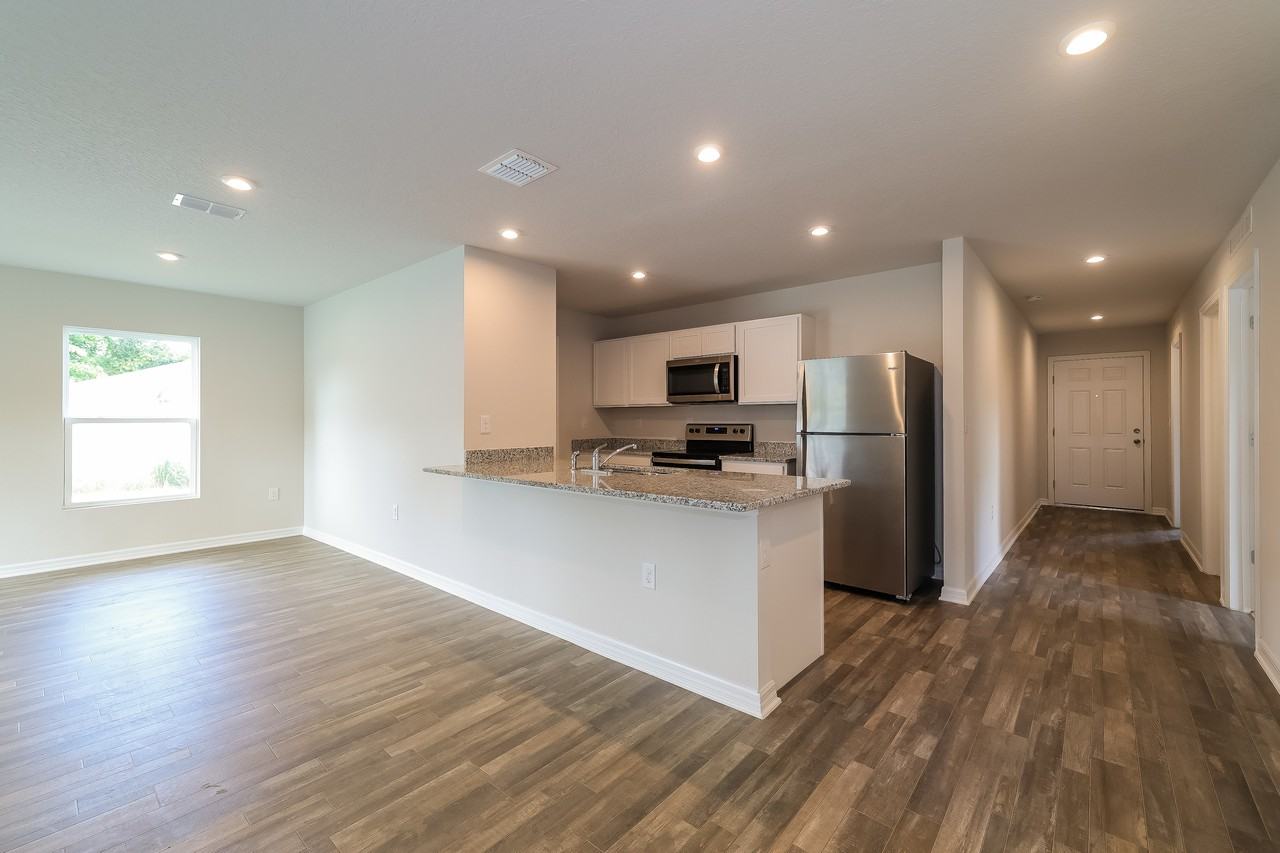 1427 Swan Ct - Photo 4 of 11