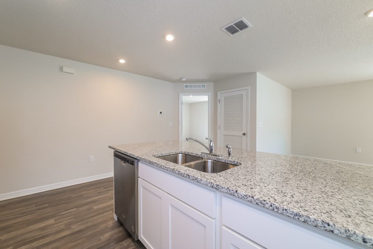 1427 Swan Ct - Photo 5 of 11