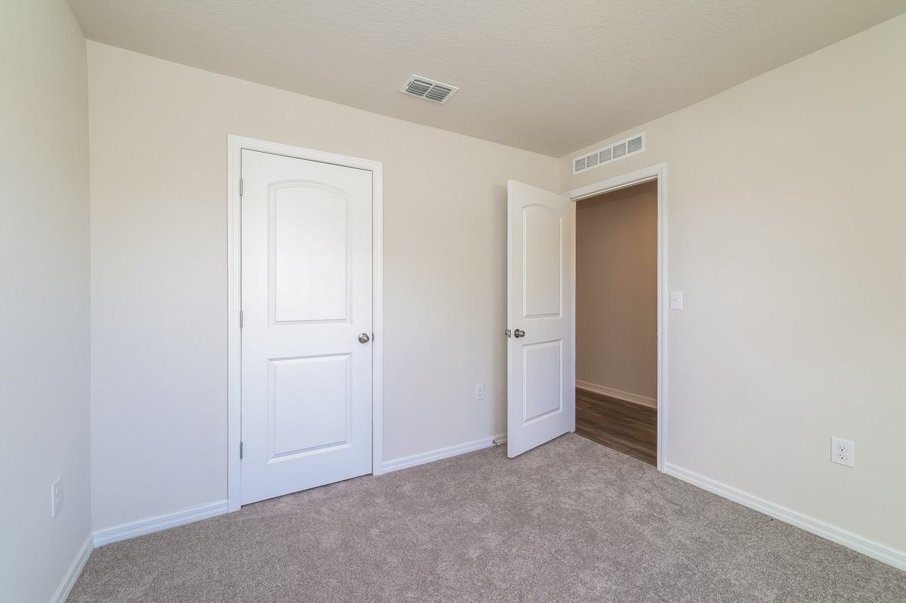 1427 Swan Ct - Photo 7 of 11