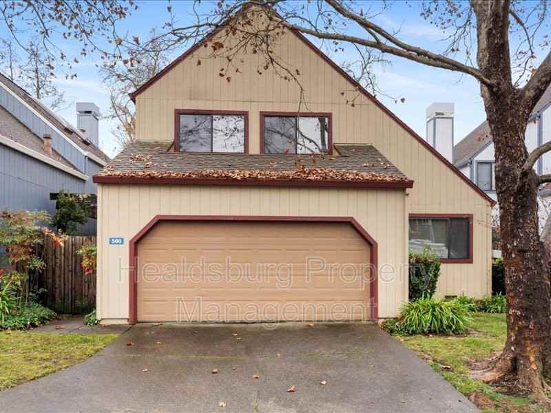 566 March Ave - Photo 3 of 20