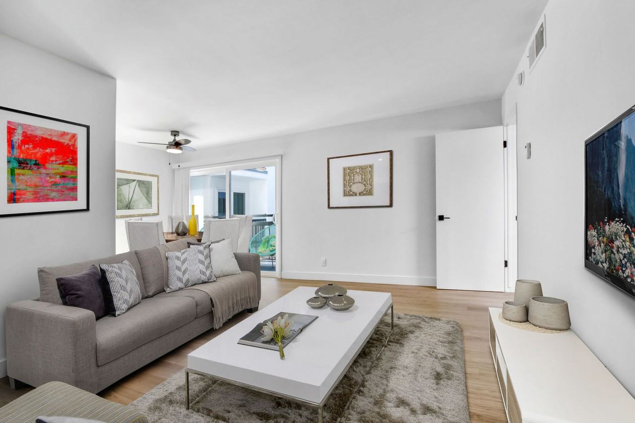 520 Kelton - Photo 2 of 26