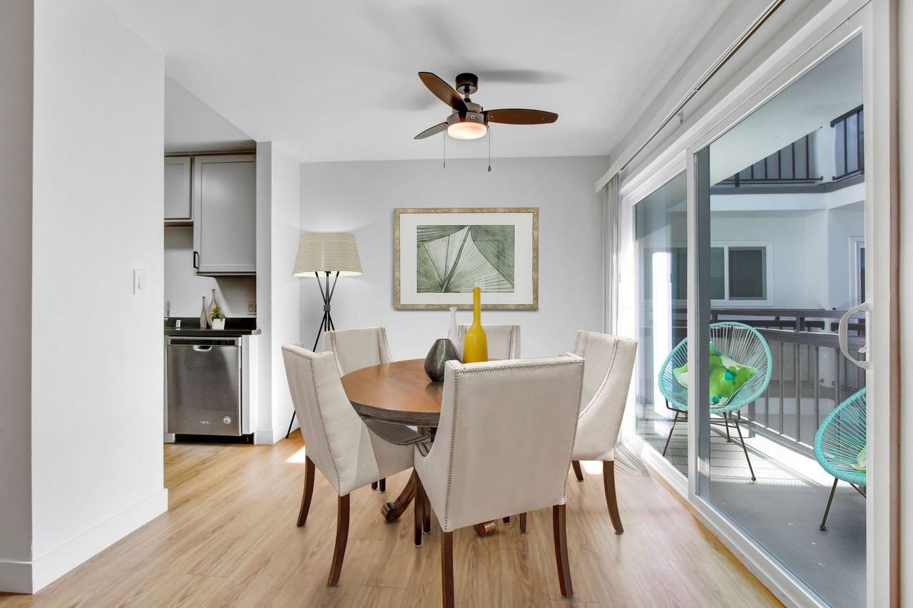 520 Kelton - Photo 3 of 26