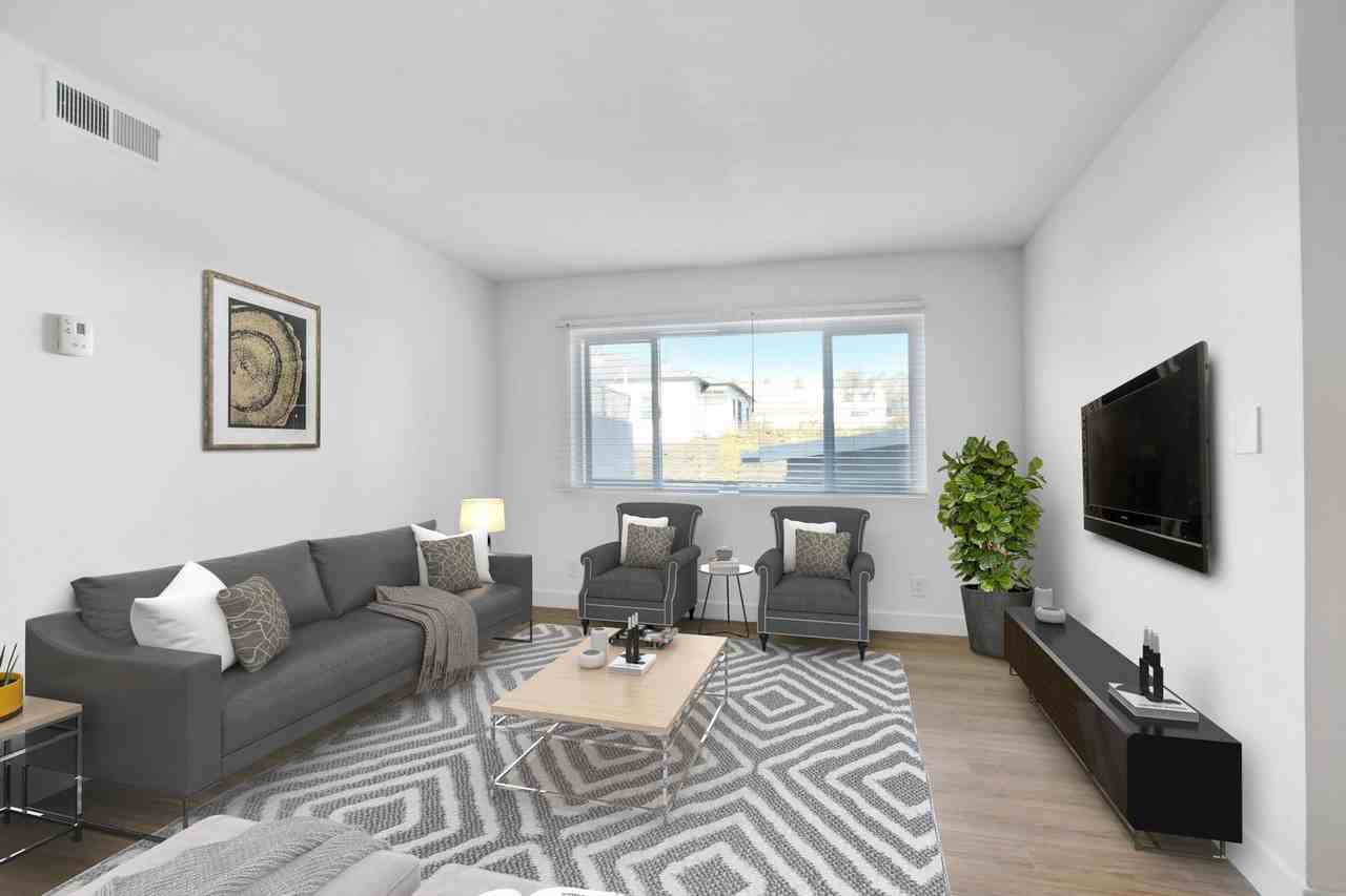 520 Kelton - Photo 7 of 26