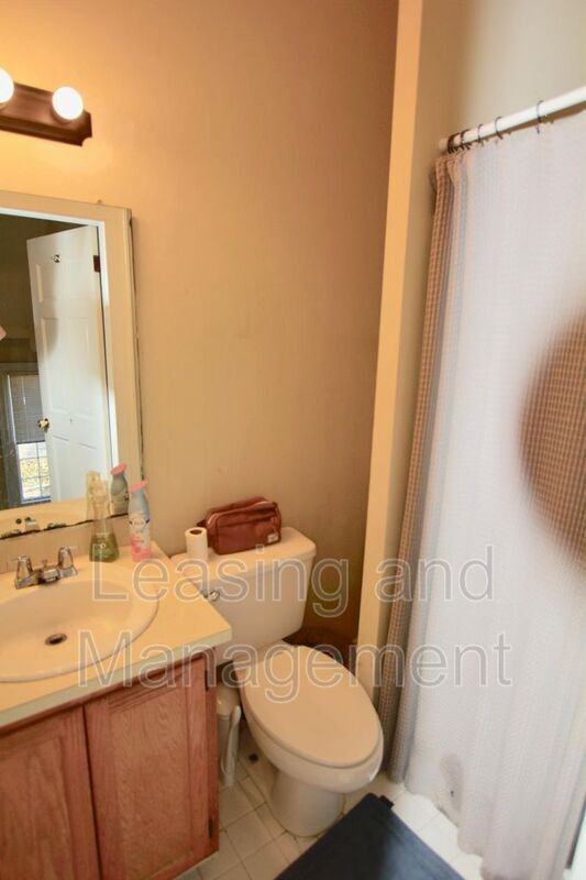 17 Coming St #A - Photo 6 of 8