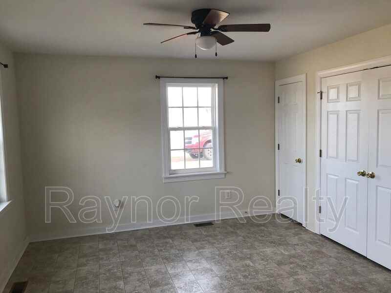 221 Kennedy Rd - Photo 3 of 7