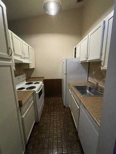 2587 Lafeuille Avenue - Photo 3 of 5