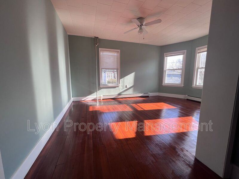 200 Benefit St #1F - Photo 6 of 10