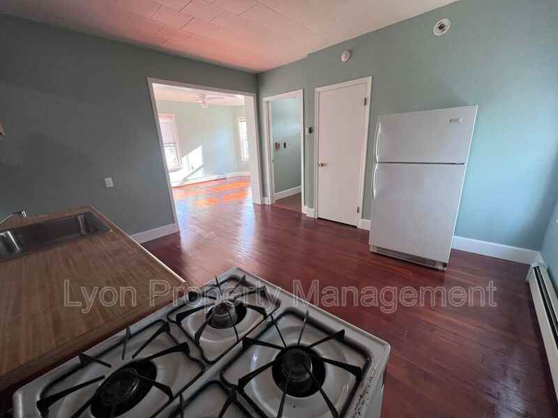 200 Benefit St #1F - Photo 7 of 10