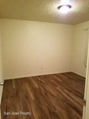 516 E 18th Street - Photo 3 of 5