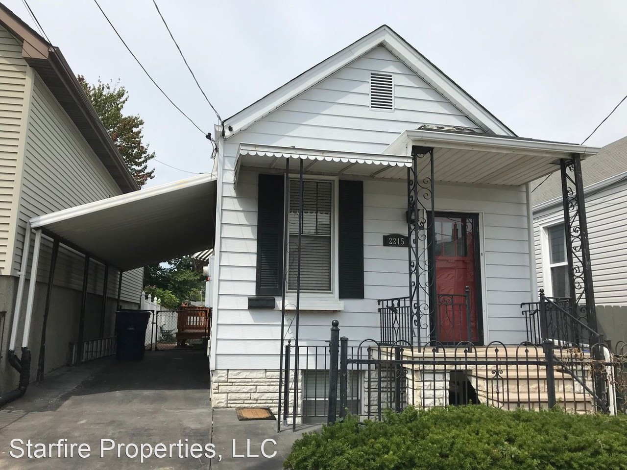 2215 Edwards St - Photo 2 of 18