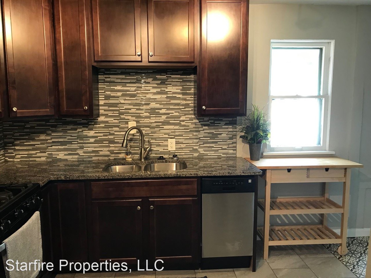 2215 Edwards St - Photo 3 of 18