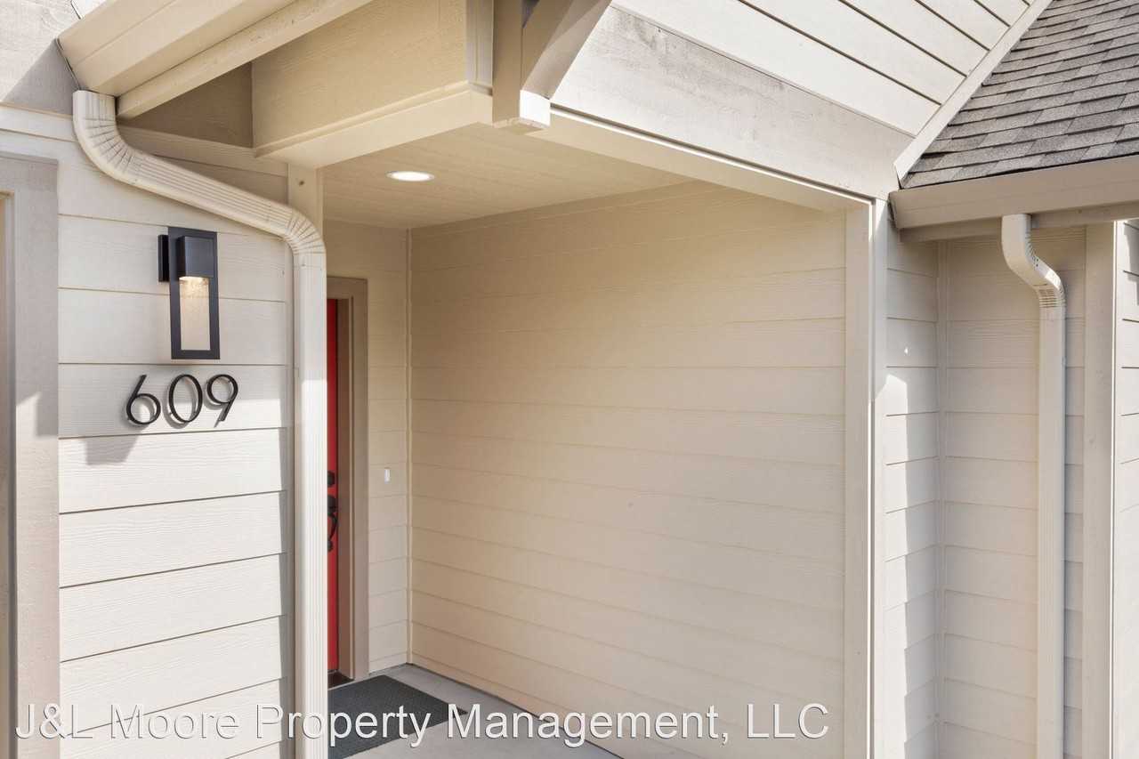 609 Talent Ave. - Photo 2 of 16