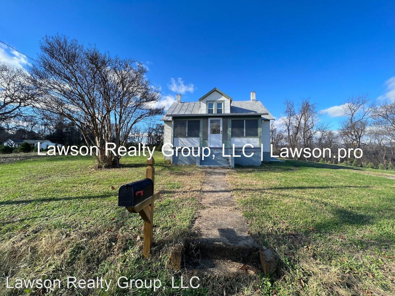 2942 Vinyard Ave Ne - Photo 2 of 40