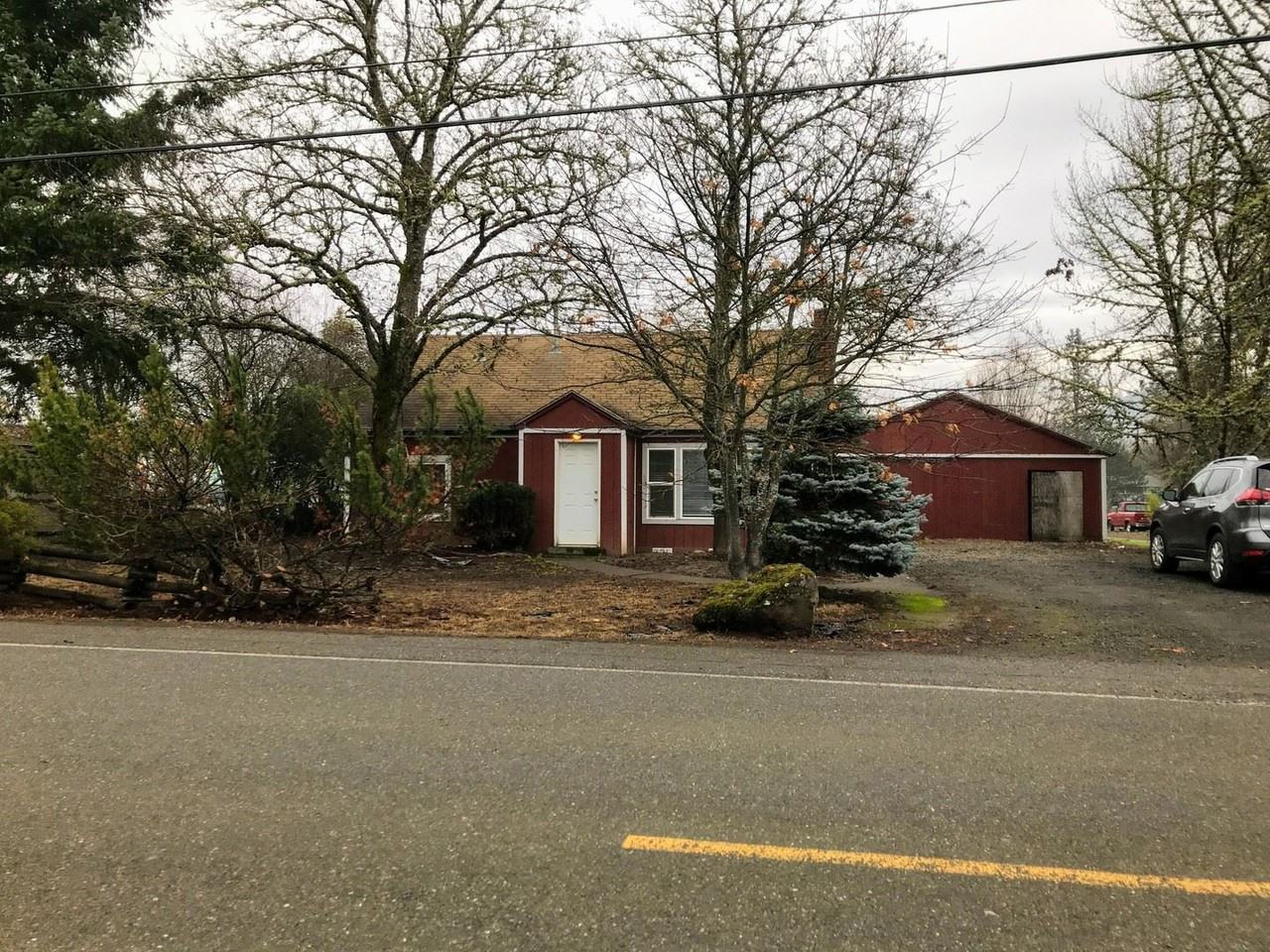 310 Se Gregory Dr - Photo 2 of 18