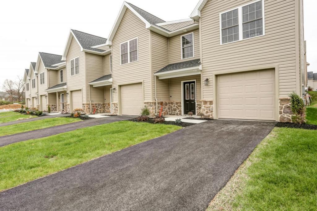 30 Brook Side Dr - Photo 3 of 23