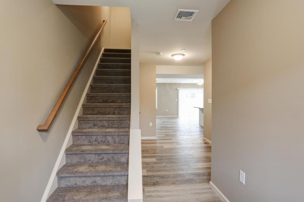 30 Brook Side Dr - Photo 4 of 23