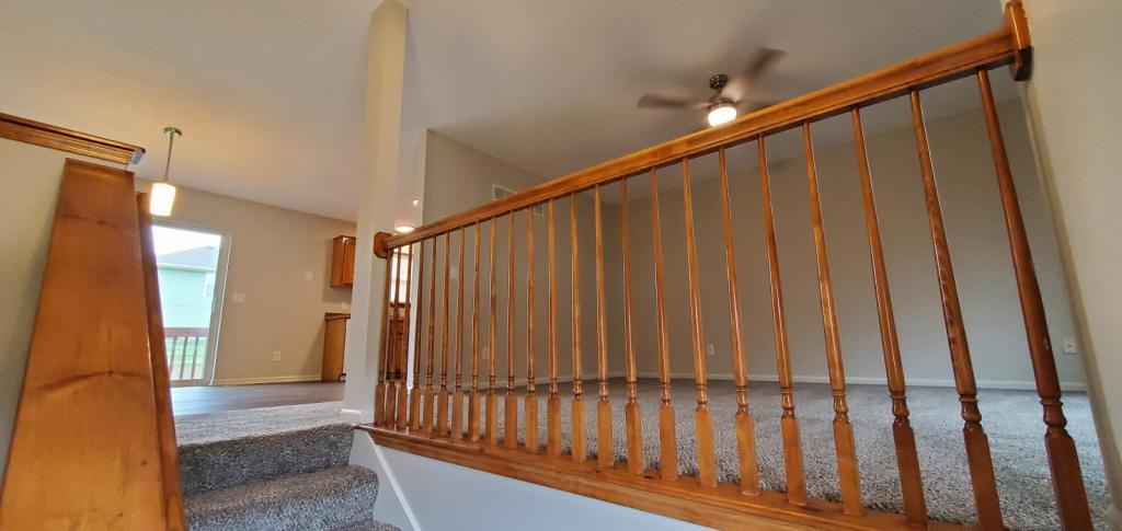 18713 Woodruff St - Photo 3 of 11