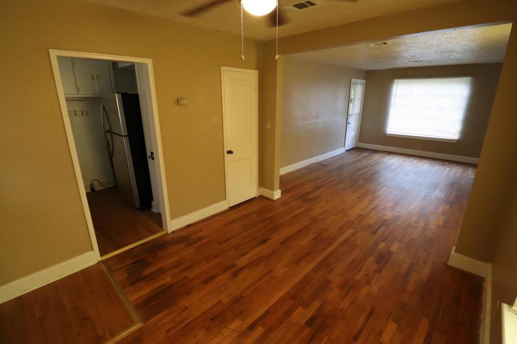 680 Jefferson Ct - Photo 3 of 13