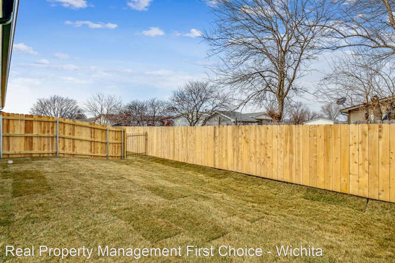 3408 W 45th St S - Photo 2 of 27