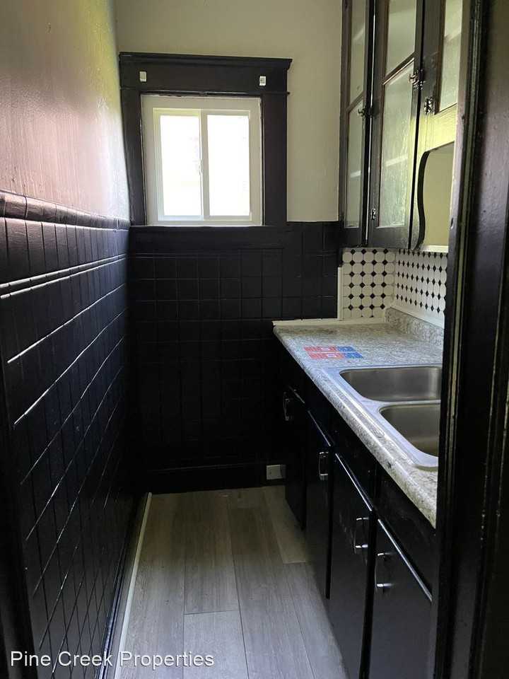 3002 E. 130th Street - Photo 3 of 8