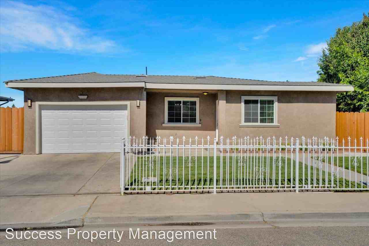 2417 Andre Ln - Photo 2 of 12