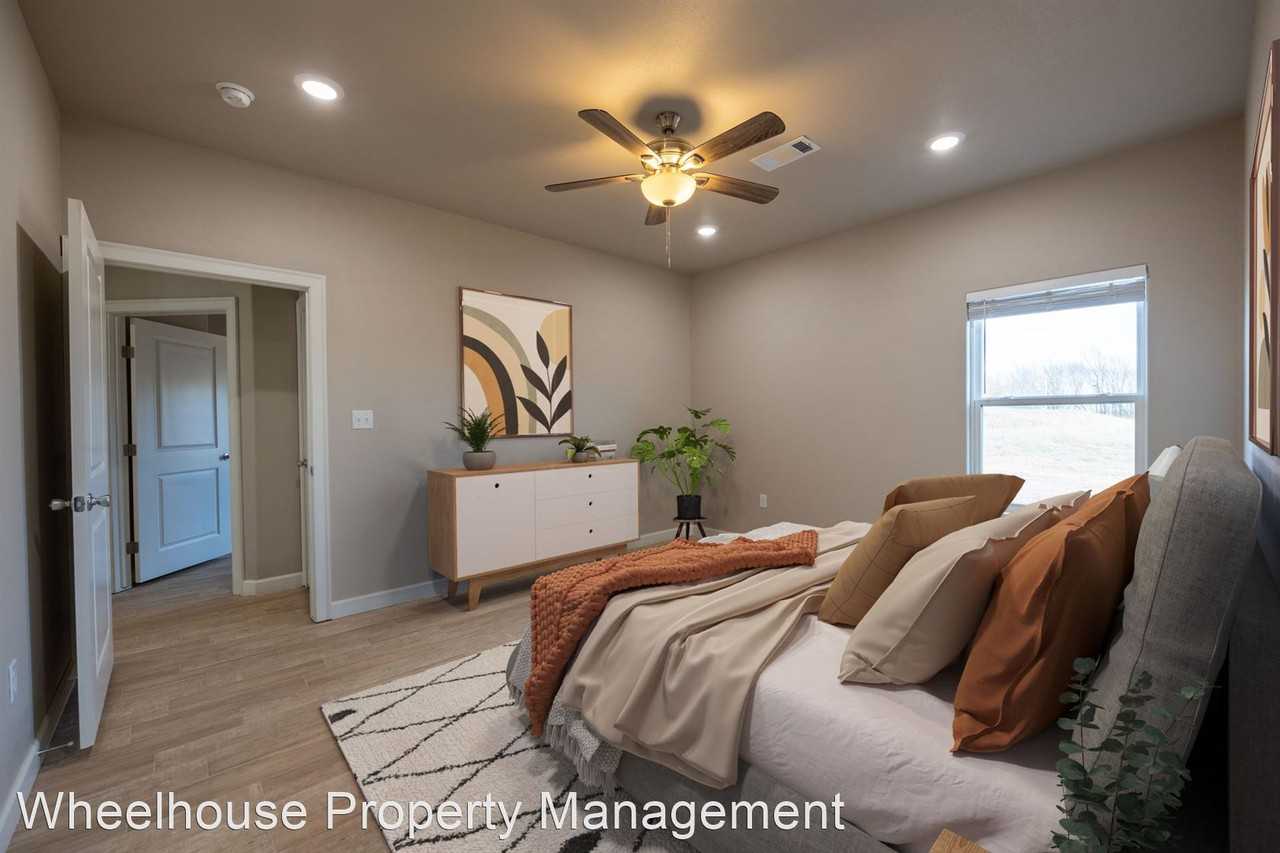 Valley Oaks - Photo 2 of 29