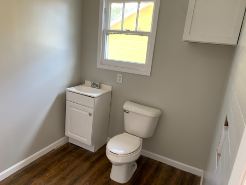 911 E Ash St - Photo 7 of 10