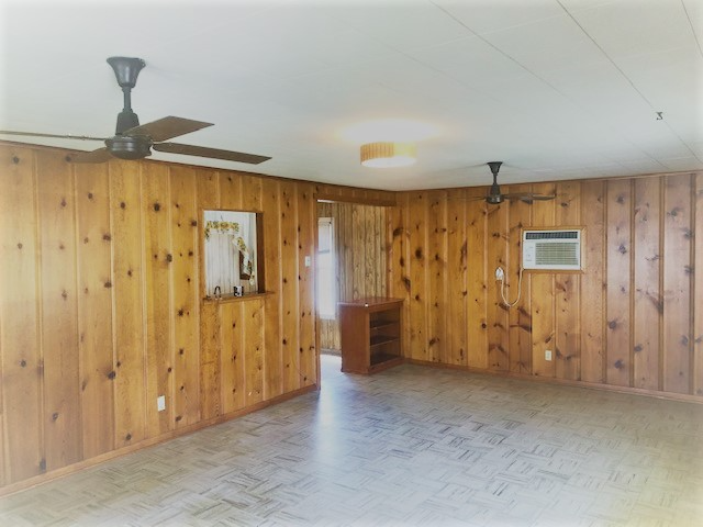 231 Wilcox Ave - Photo 5 of 8