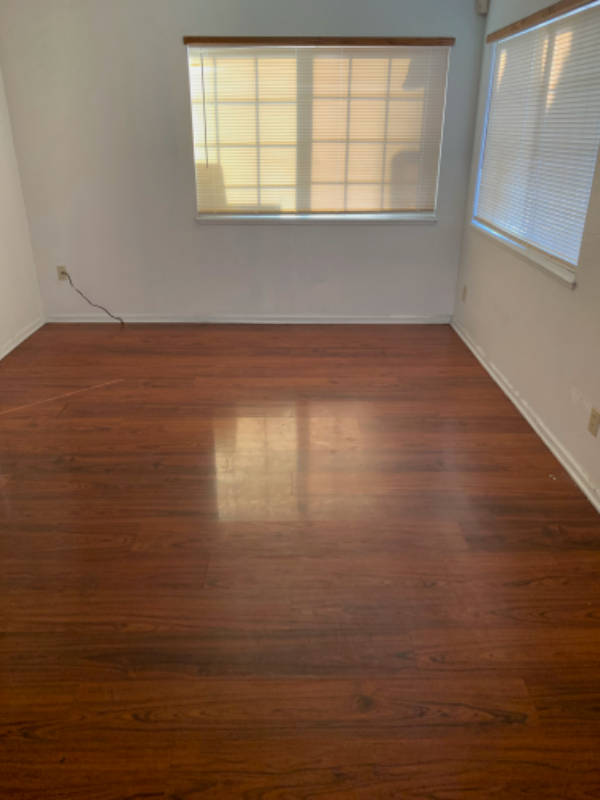 555 Harbour Way #B - Photo 3 of 8