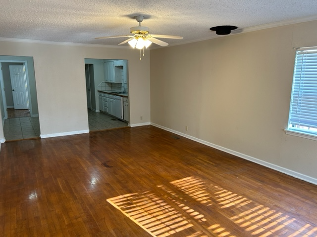 340 Jay Ave - Photo 2 of 11