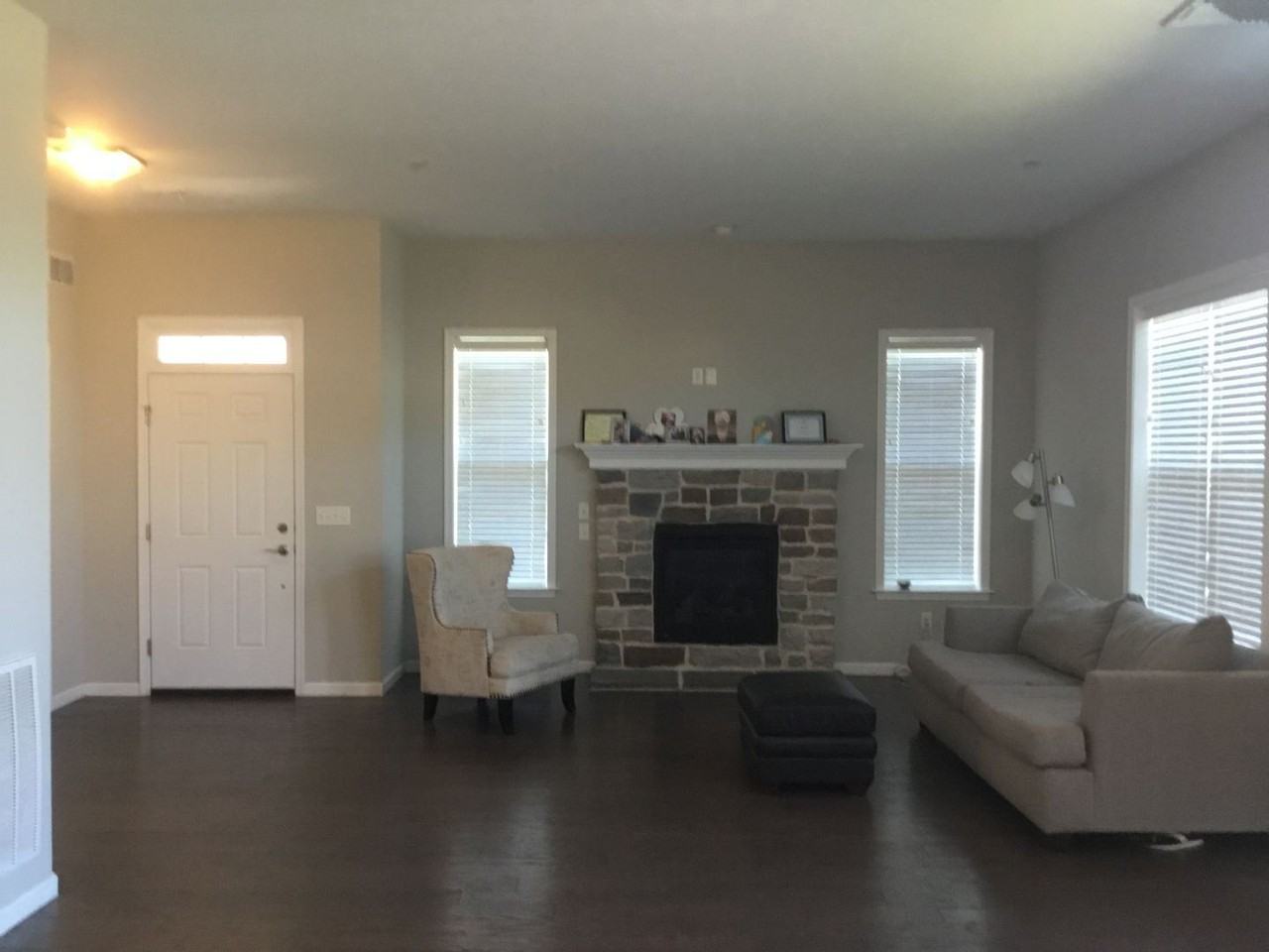 65 Kerry Ct - Photo 3 of 17