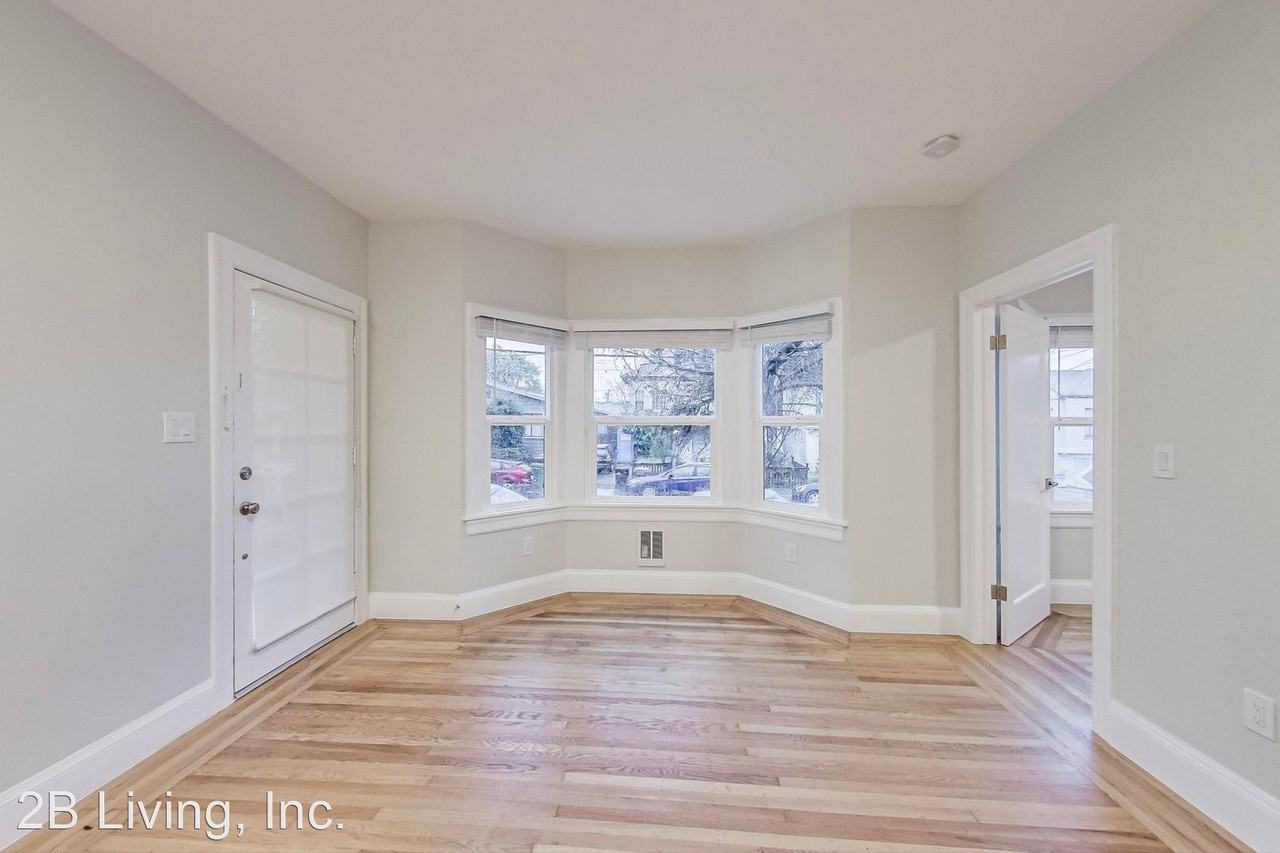 818 61st Street - Photo 3 of 19