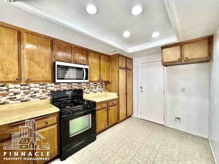 22306 Harbor Ridge Ln #1 - Photo 3 of 17