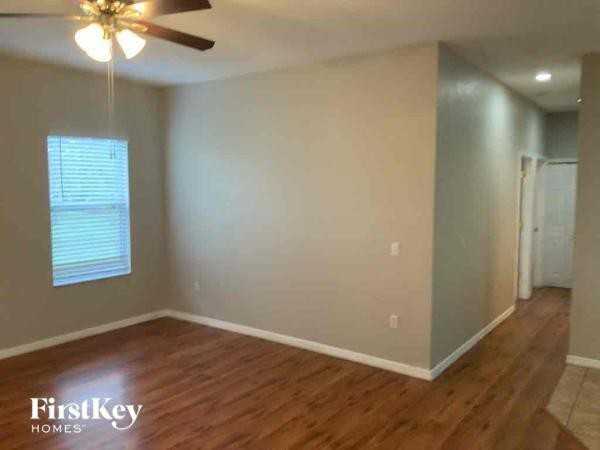 8314 Greystone Dr - Photo 3 of 10