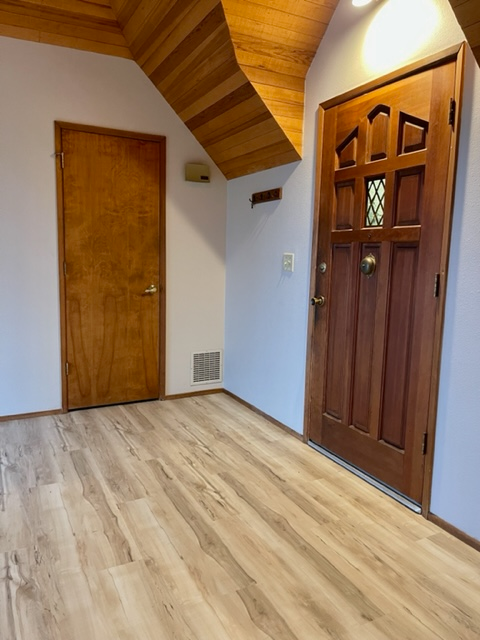 2900 Capital Dr - Photo 3 of 34