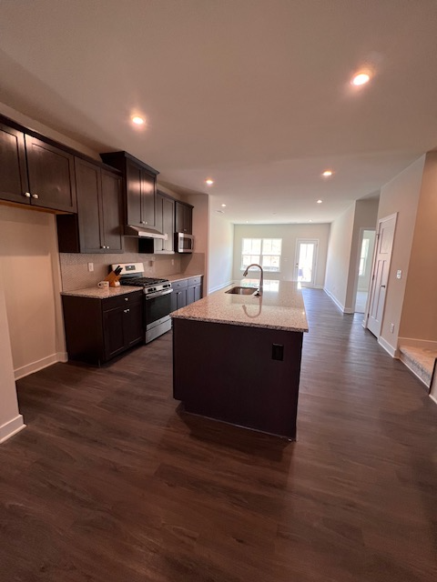 760 Hazel Way - Photo 4 of 21