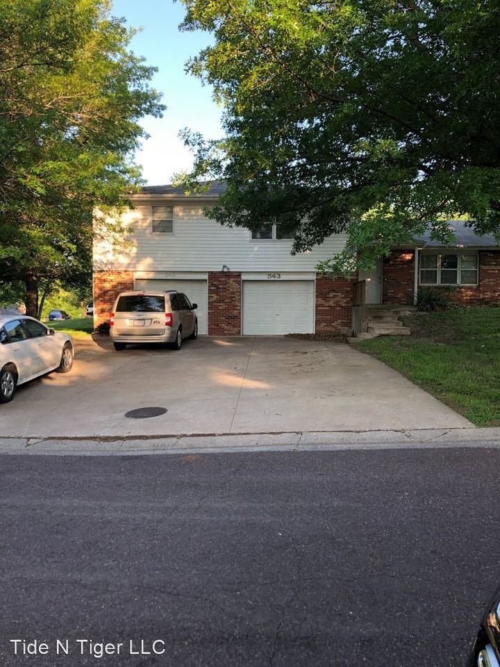 545 Pear Tree Cir - Photo 2 of 15