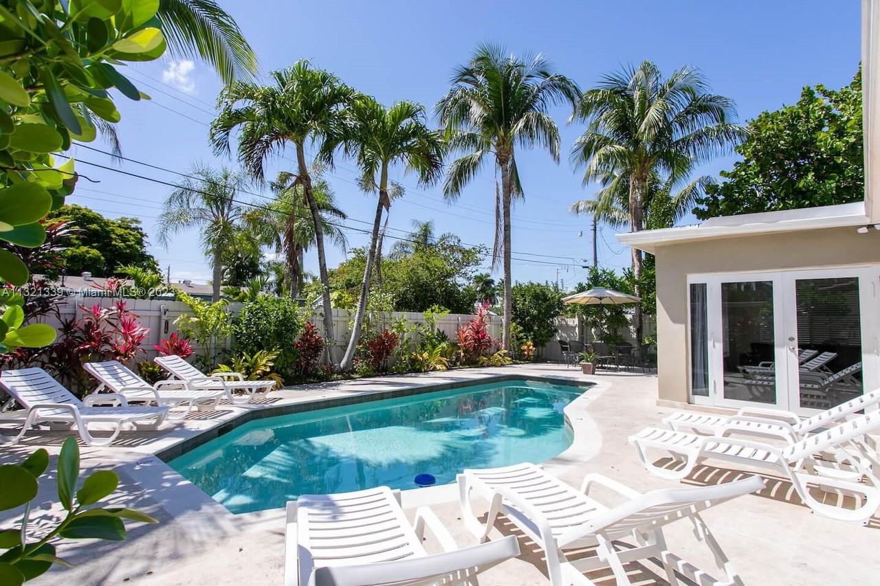 1120 N 13th Ter - Photo 3 of 30