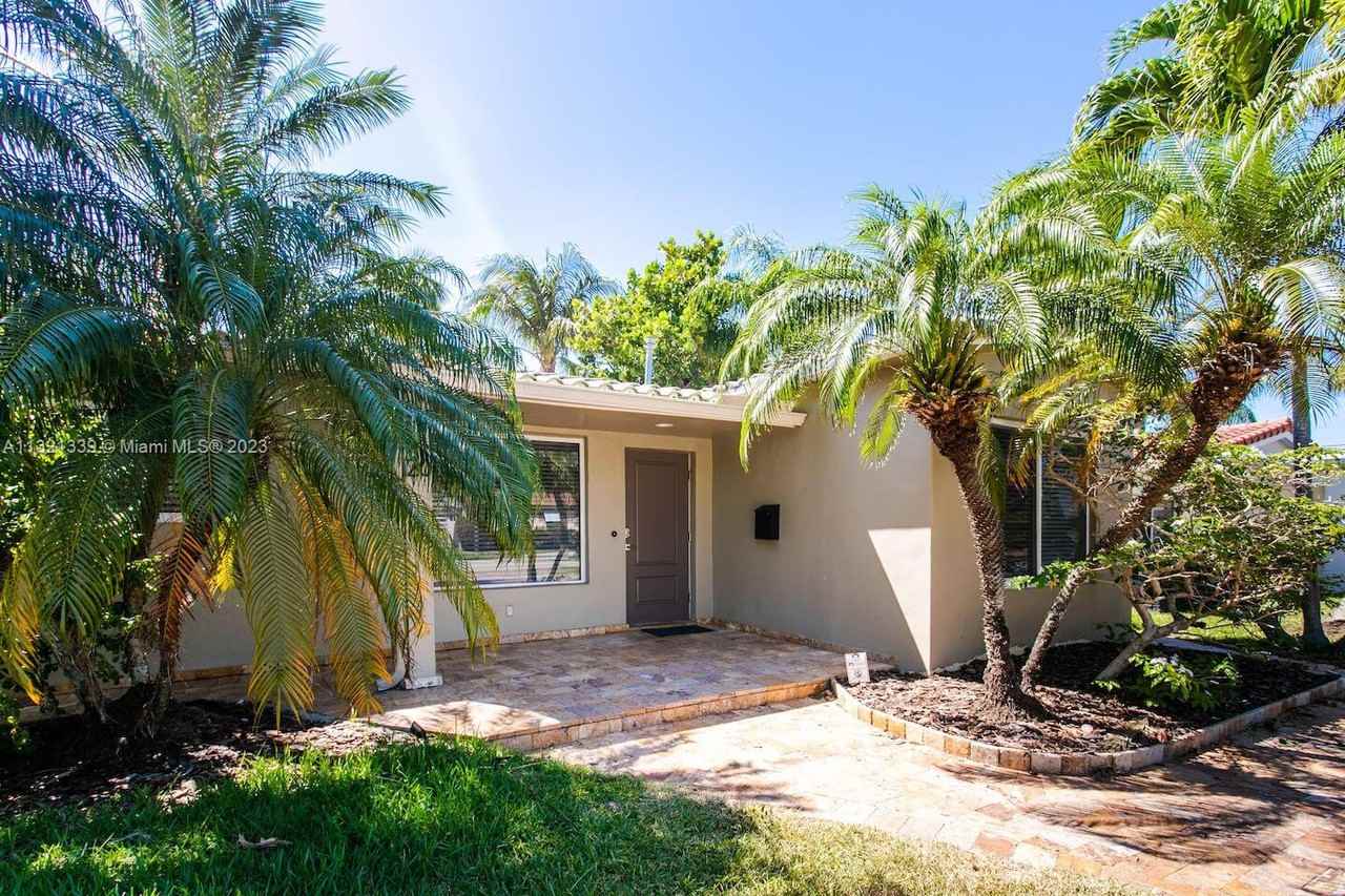 1120 N 13th Ter - Photo 5 of 30