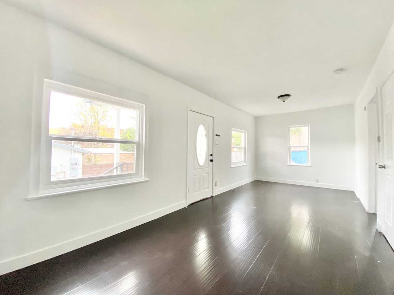 3017 W Avenue 34 - Photo 2 of 11