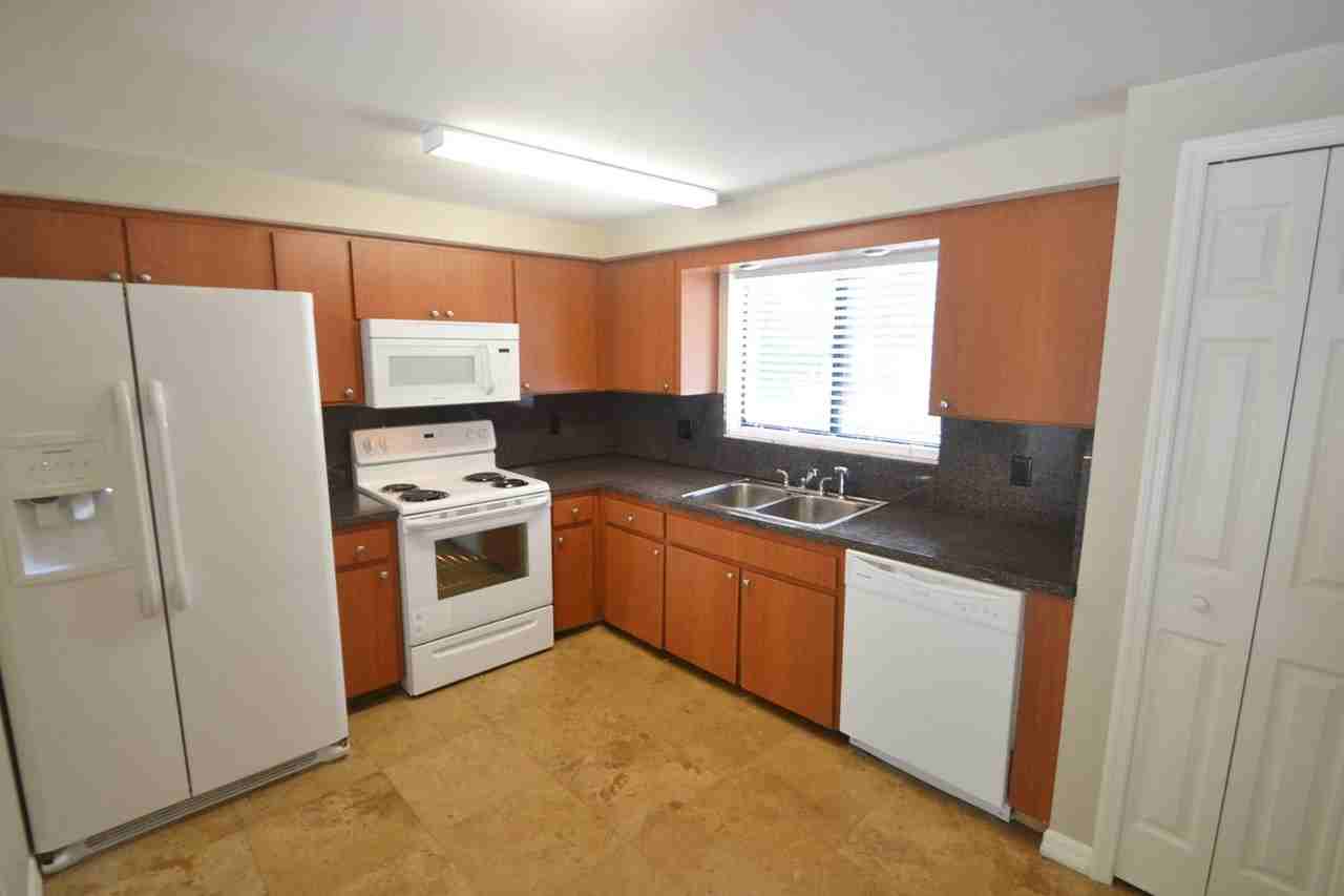 14901 Winterwind Dr - Photo 3 of 10