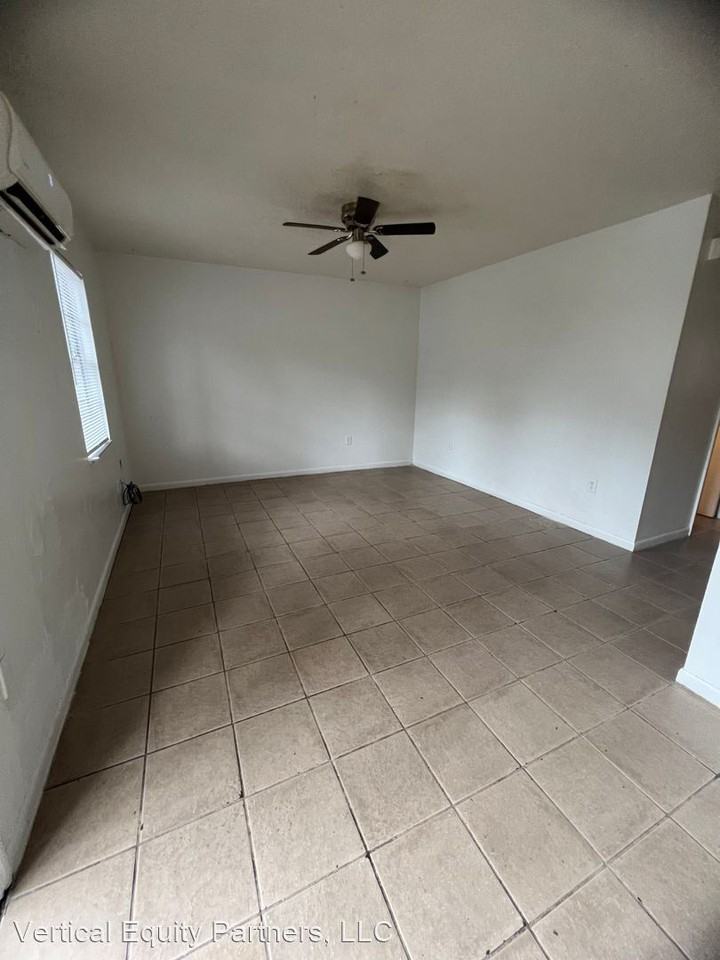 1601 W Lowry Ave - Photo 2 of 8