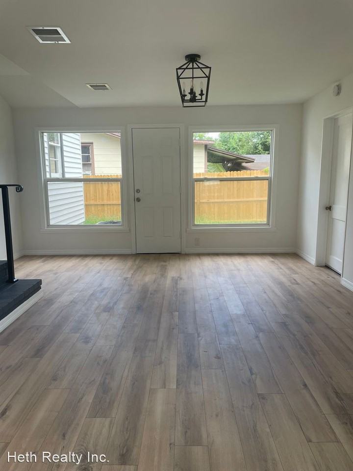 4780 Lexington Ave - Photo 2 of 14