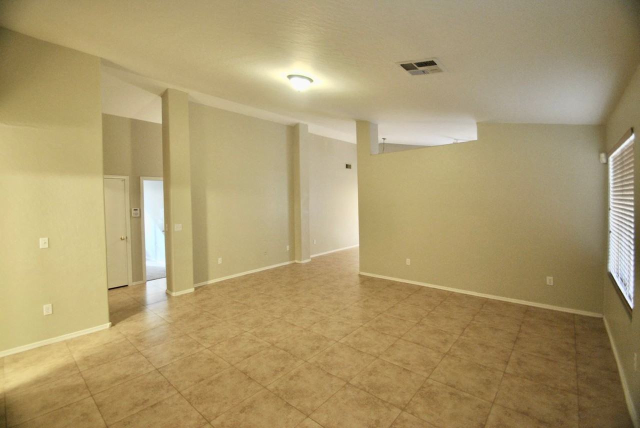 1342 W Page Ave - Photo 2 of 13