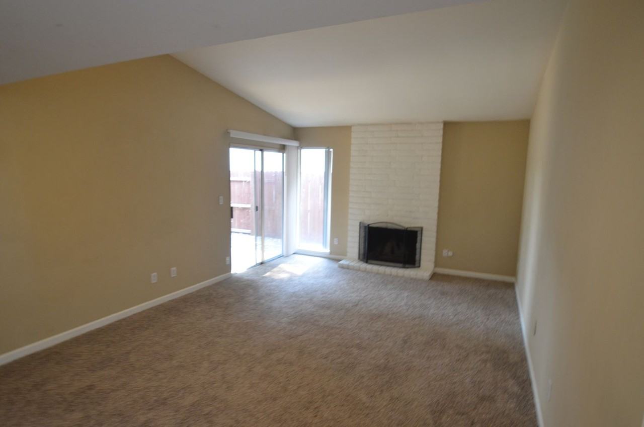 9452 Butterfield Way - Photo 2 of 16