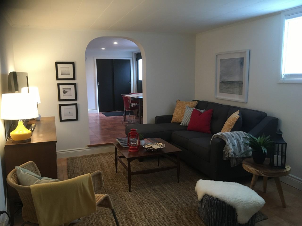 470 Charles St S - Photo 3 of 7