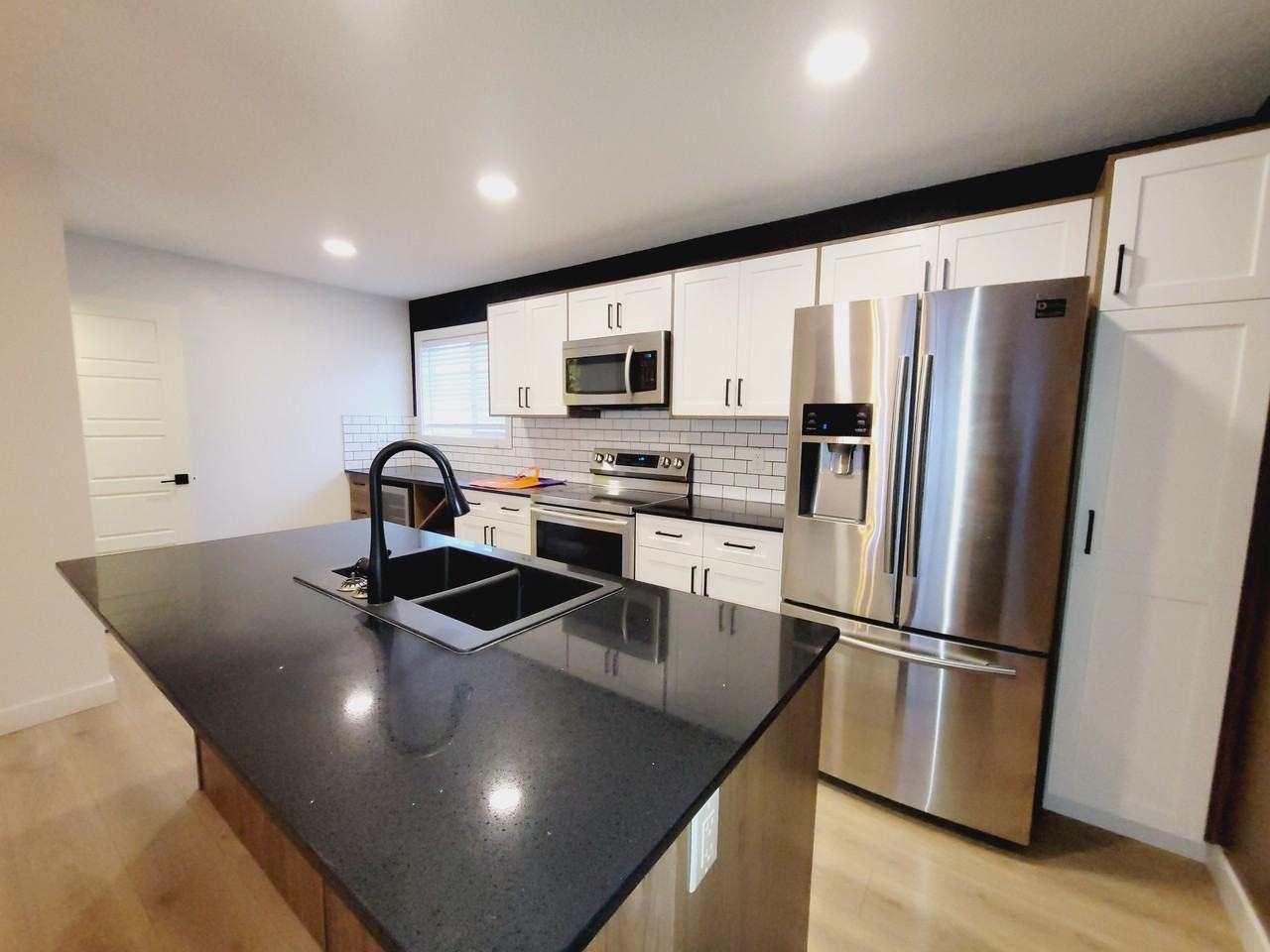 1110 Daniels Link Sw - Photo 2 of 33