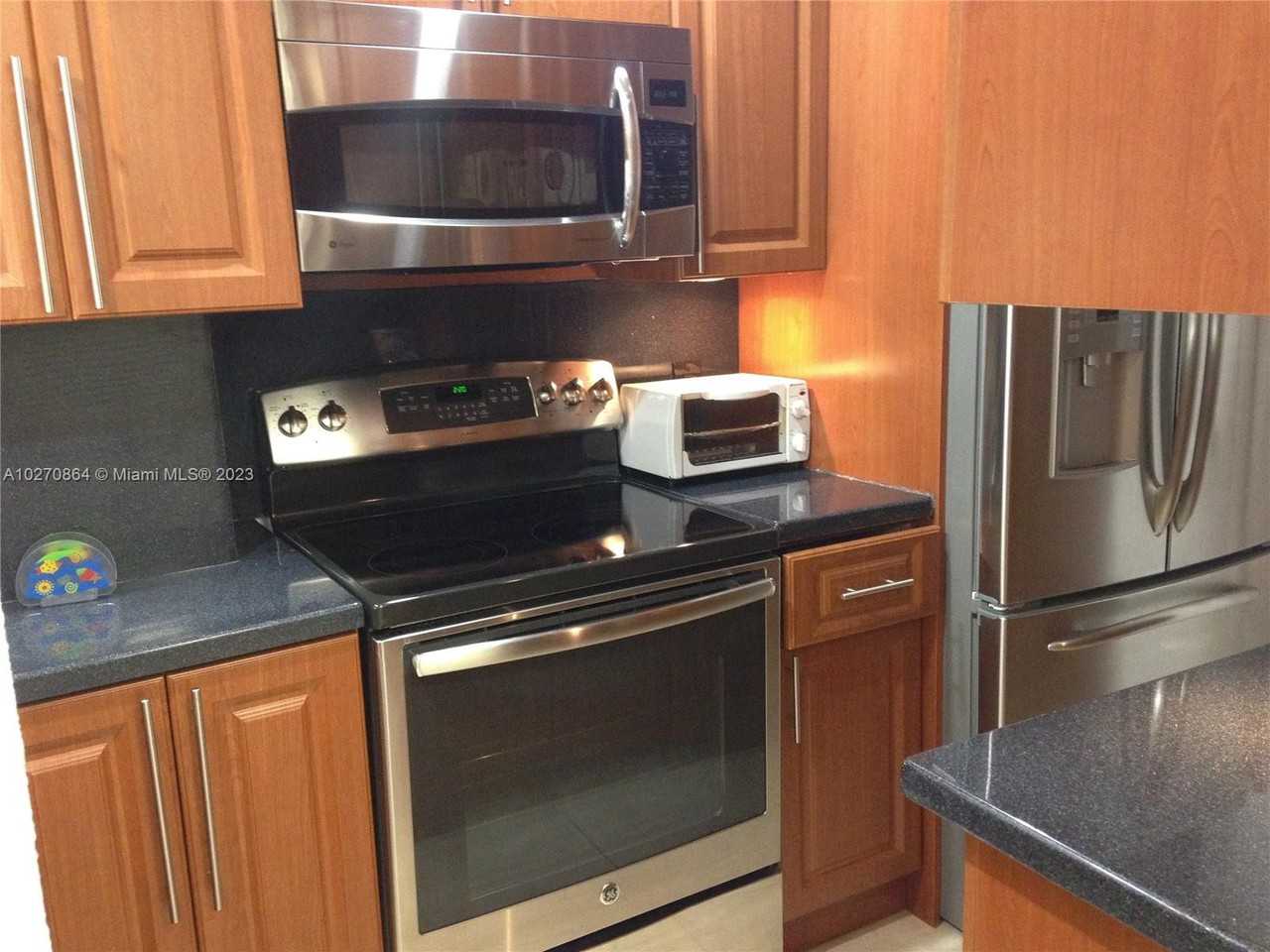 3505 S Ocean Dr #104 - Photo 2 of 10